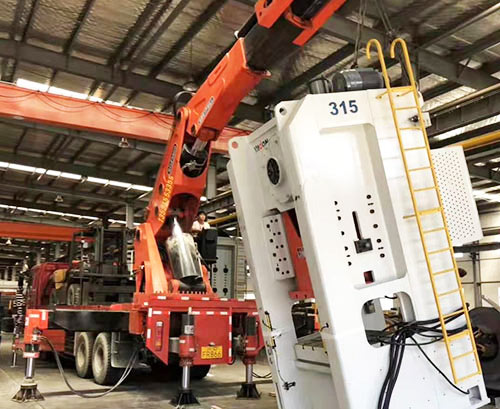 光村镇附近随车吊出租，轻松解决运输难题